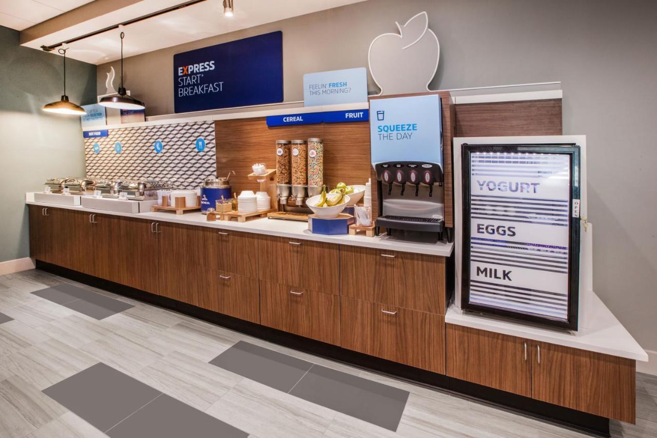 Holiday Inn Express & Suites Columbia-I-26 @ Harbison Blvd By Ihg Екстер'єр фото