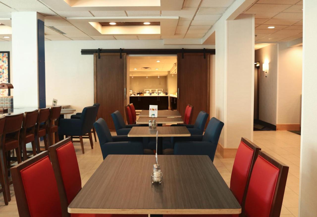 Holiday Inn Express & Suites Columbia-I-26 @ Harbison Blvd By Ihg Екстер'єр фото