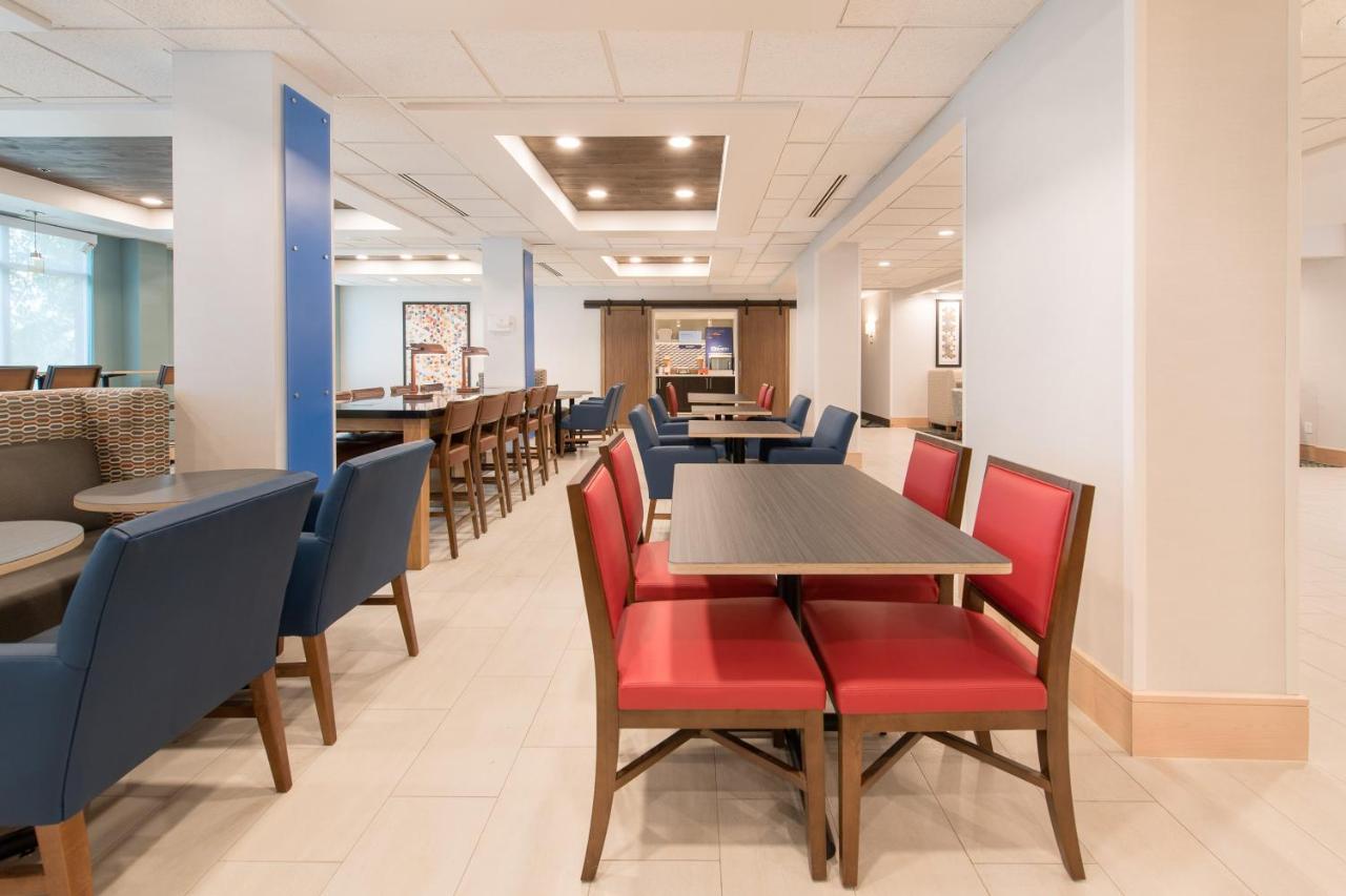 Holiday Inn Express & Suites Columbia-I-26 @ Harbison Blvd By Ihg Екстер'єр фото